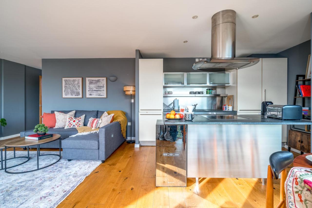 2 Bedroom Apartment With Park Views Shoreditch London Exteriör bild