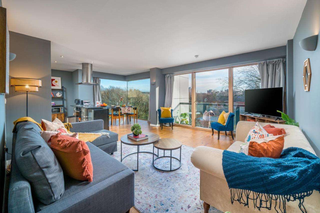 2 Bedroom Apartment With Park Views Shoreditch London Exteriör bild