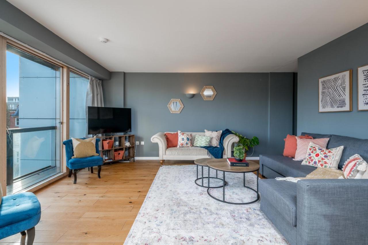 2 Bedroom Apartment With Park Views Shoreditch London Exteriör bild