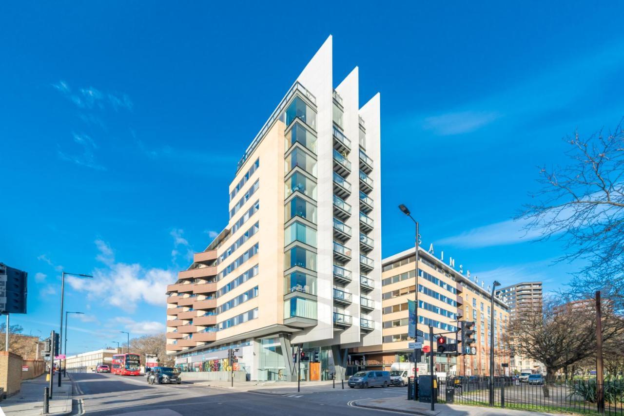2 Bedroom Apartment With Park Views Shoreditch London Exteriör bild